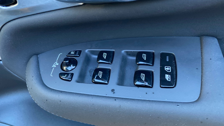 Volvo XC90 2.0 T8 PHEV Ultra Dark 5dr AWD Geartronic Estate